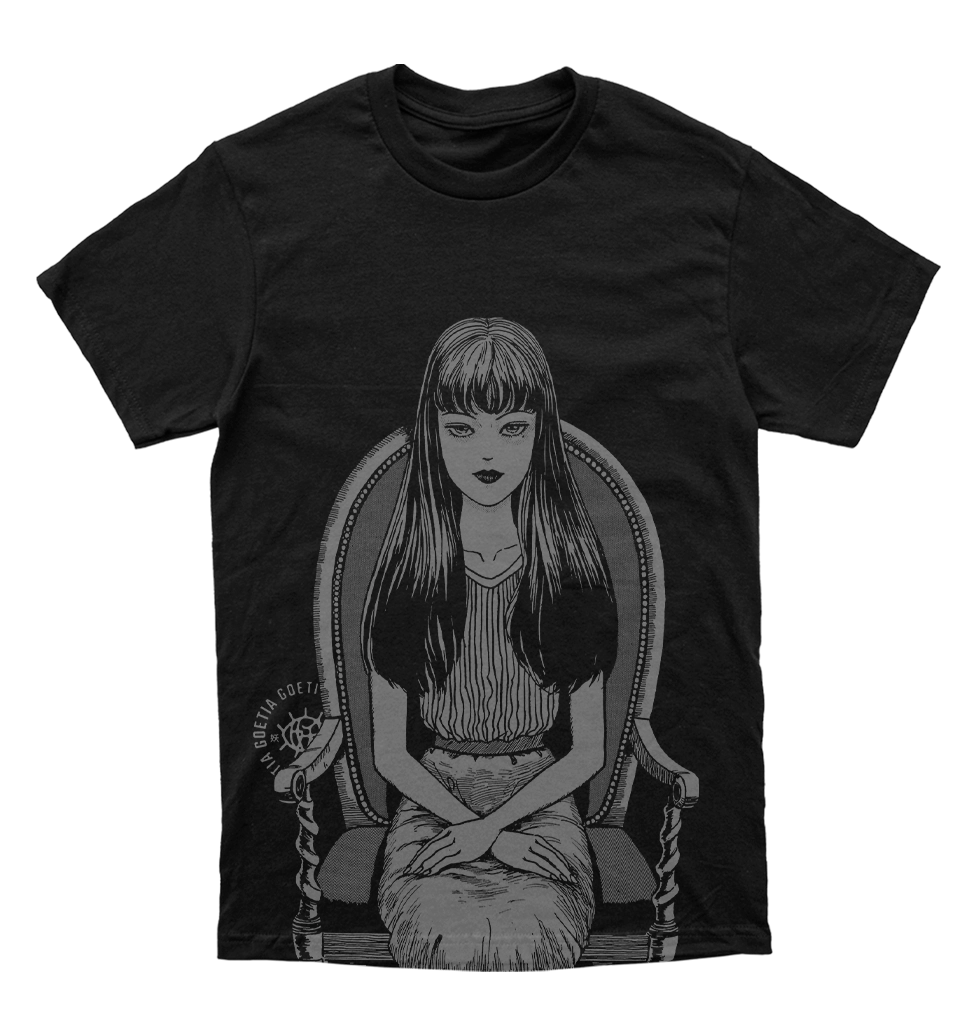 Polera Junji Ito - Tomie sentada